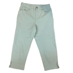 Gloria Vanderbilt Amanda All-Around Slimming Effect Light Green Capris Sz 6